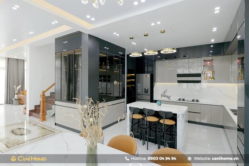 Tủ bếp nhựa phủ Acrylic kết hợp ngăn trang trí