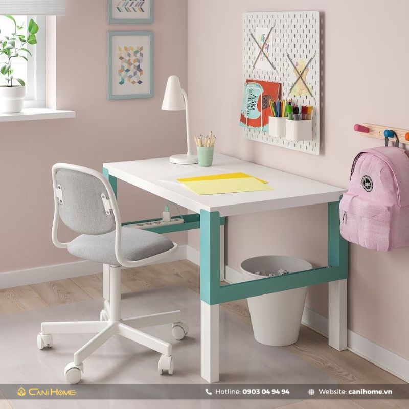Mẫu bàn học sinh cấp 1 có màu sắc nhẹ nhàng