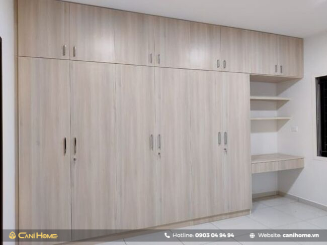 tủ quần áo âm tường gỗ tự nhiên