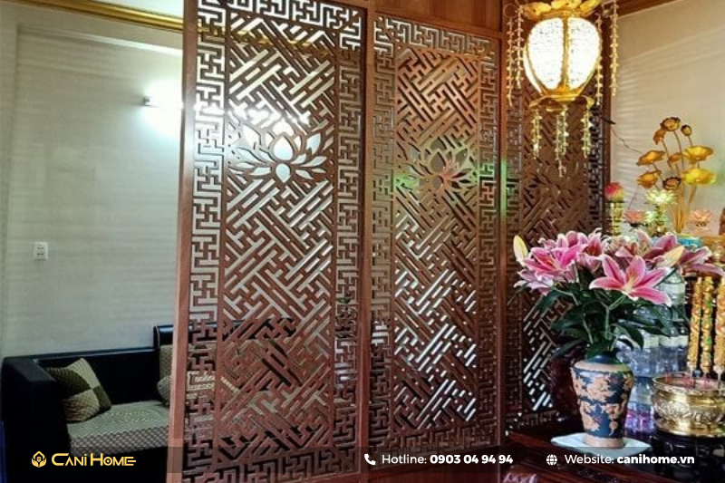 mẫu vách ngăn phòng thờ với phòng khách