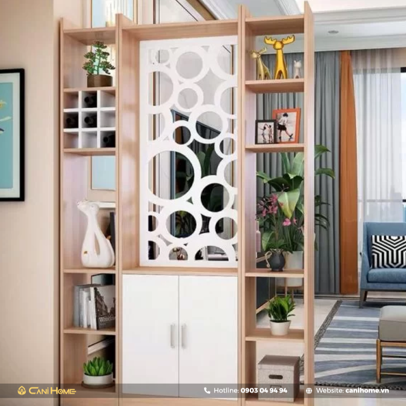 vách ngăn giữa phòng thờ với phòng khách bằng gỗ tự nhiên