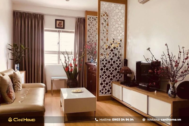 vách ngăn phòng thờ với phòng khách
